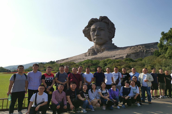 建投管線與戶外聯(lián)合黨支部重溫紅色記憶 、牢記使命初心